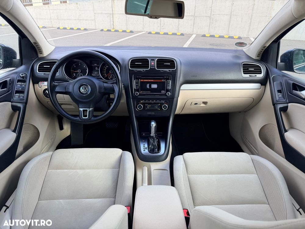 Volkswagen Golf - 8