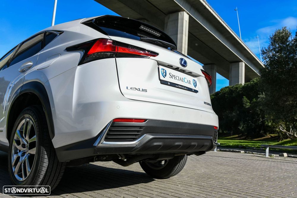 Lexus NX 300h Executive+ - 11