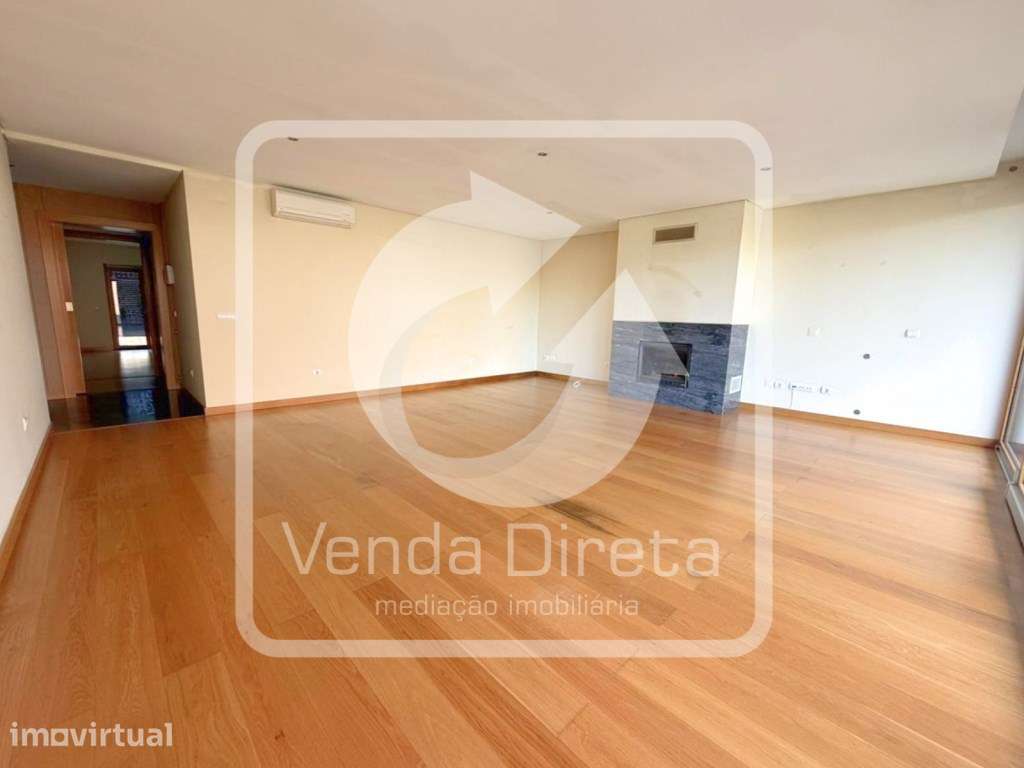 Excelente T3 com 213 m², Suíte, Varanda, Estacionamento e Arrecadaç... - Grande imagem: 4/27
