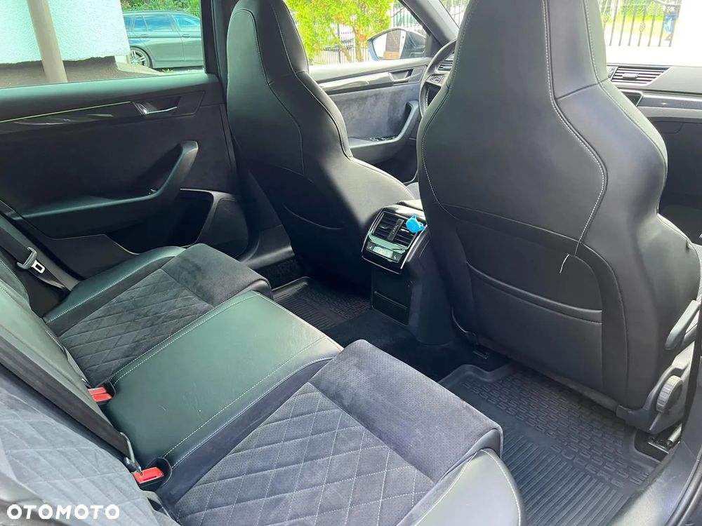 Skoda Superb 2.0 TDI SCR 4x4 Sportline DSG - 8