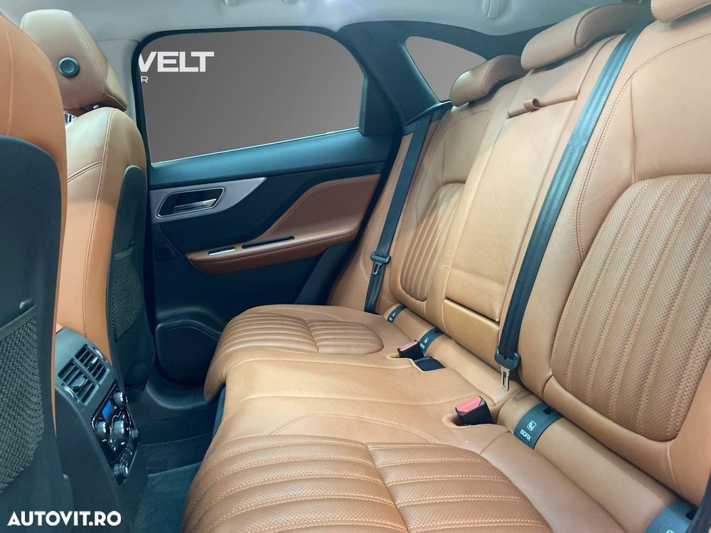 Jaguar F-Pace D300 AWD - 18