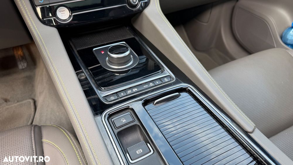 Jaguar F-Pace - 18