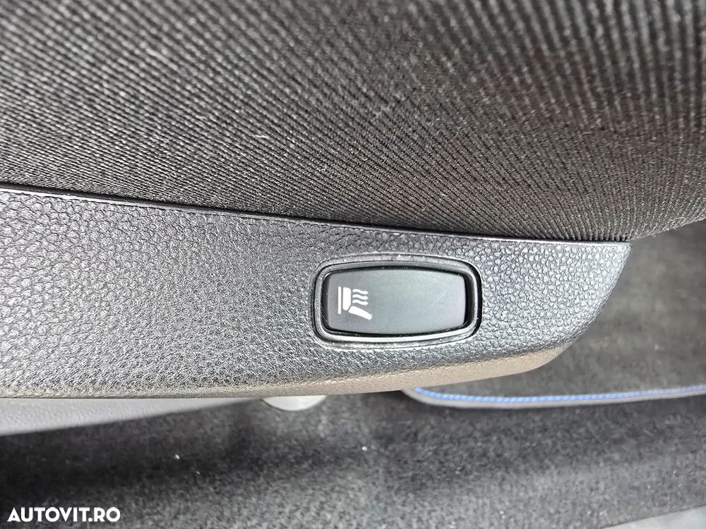 Dacia Duster TCe 100 2WD Celebration - 16