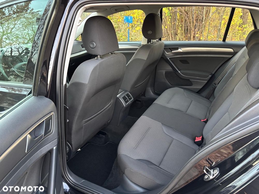 Volkswagen Golf - 16