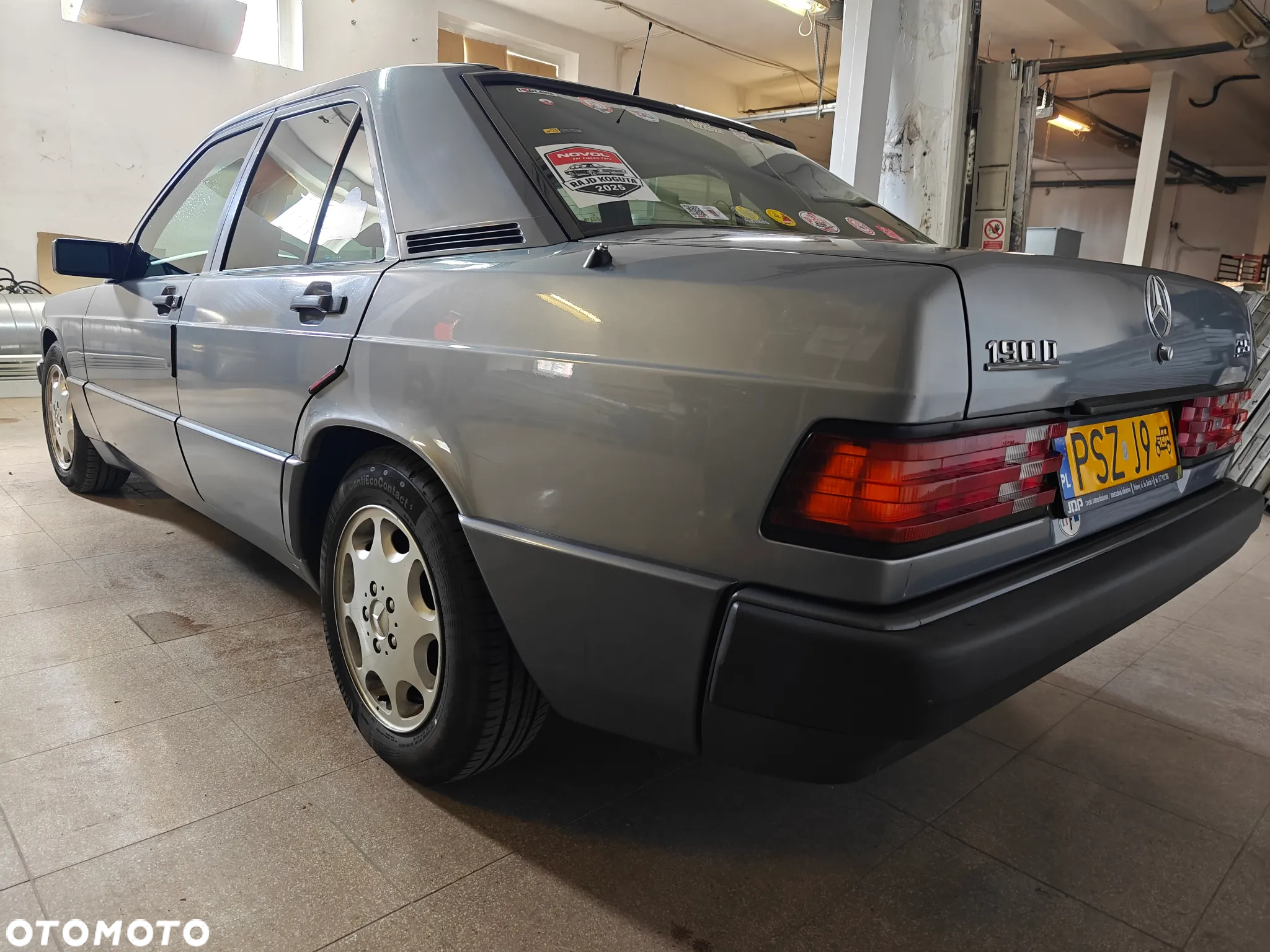 Mercedes-Benz W201 (190) - 4