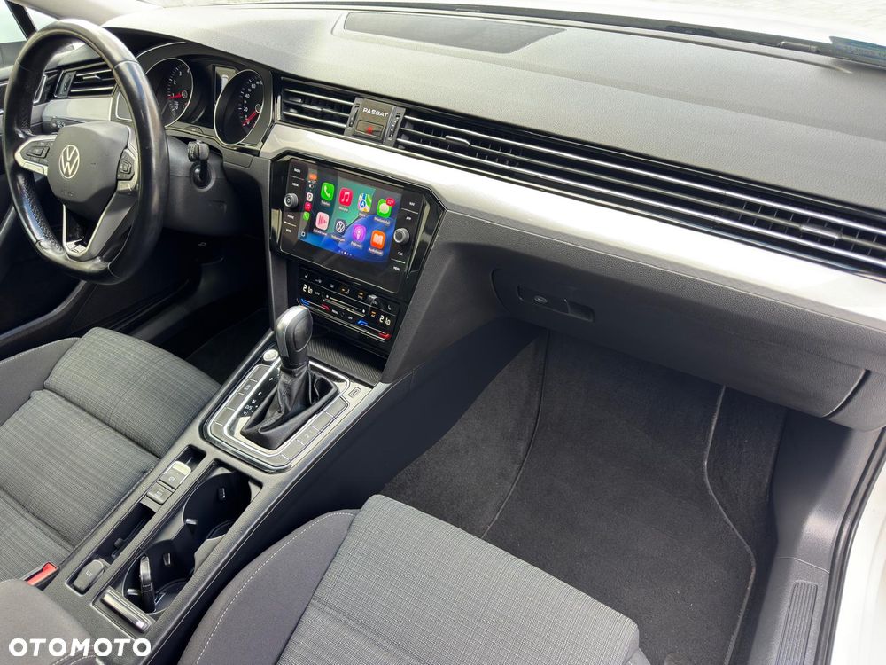 Volkswagen Passat Variant 2.0 TSI Business DSG - 17