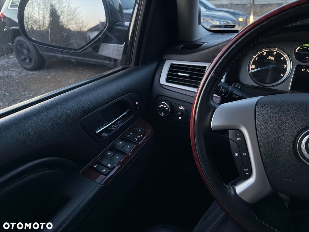 Cadillac Escalade 6.0 V8 Platinum - 17