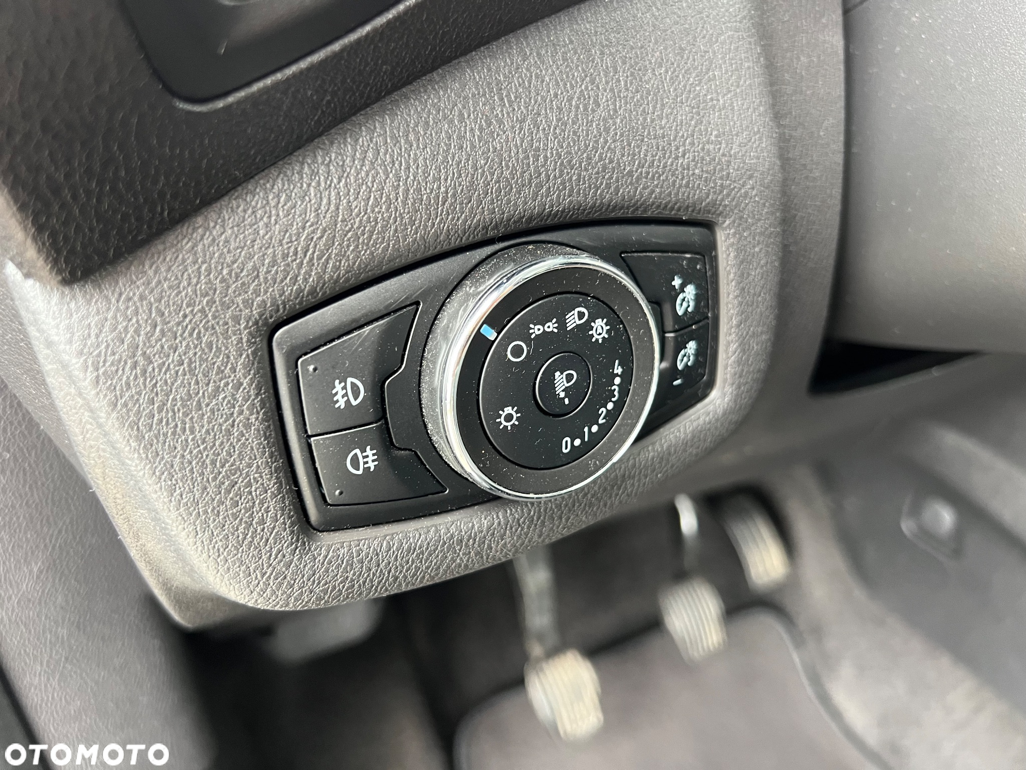 Ford Tourneo Connect 1.5 EcoBlue Start-Stop Titanium - 21