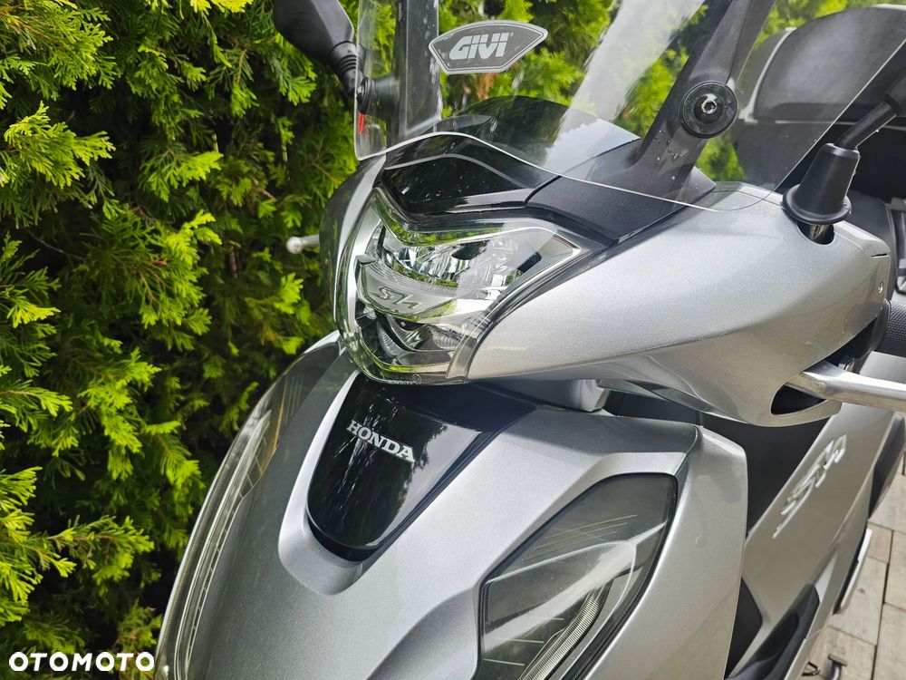 Honda SH - 12