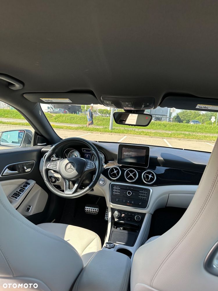 Mercedes-Benz CLA 250 7G-DCT - 17