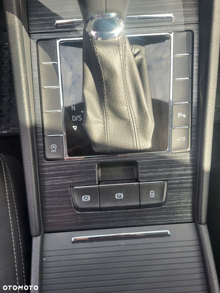 Skoda Superb 2.0 TDI SCR Ambition DSG - 15