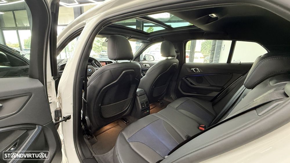 BMW 118 d Pack M - 15