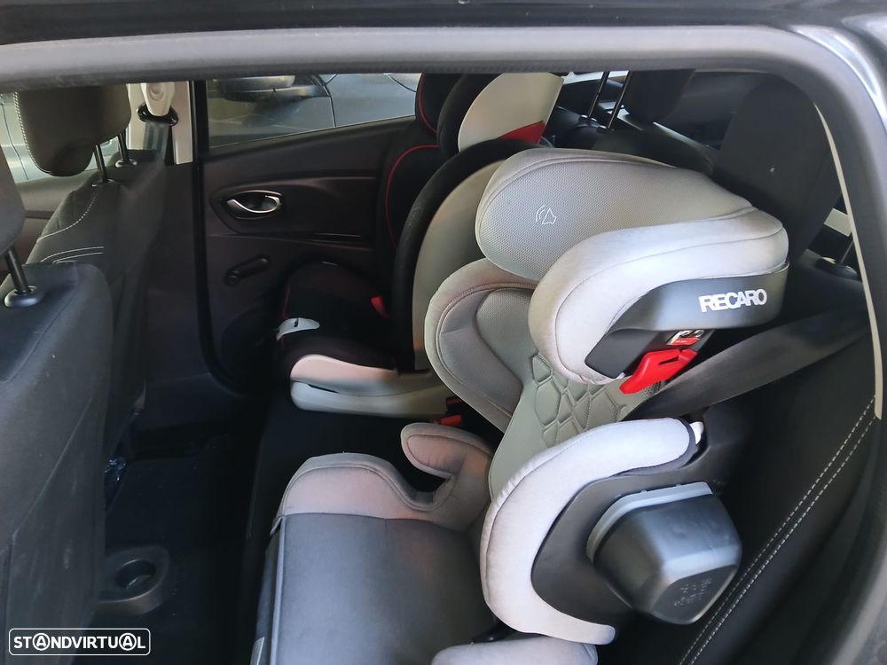 Renault Clio Sport Tourer - 14