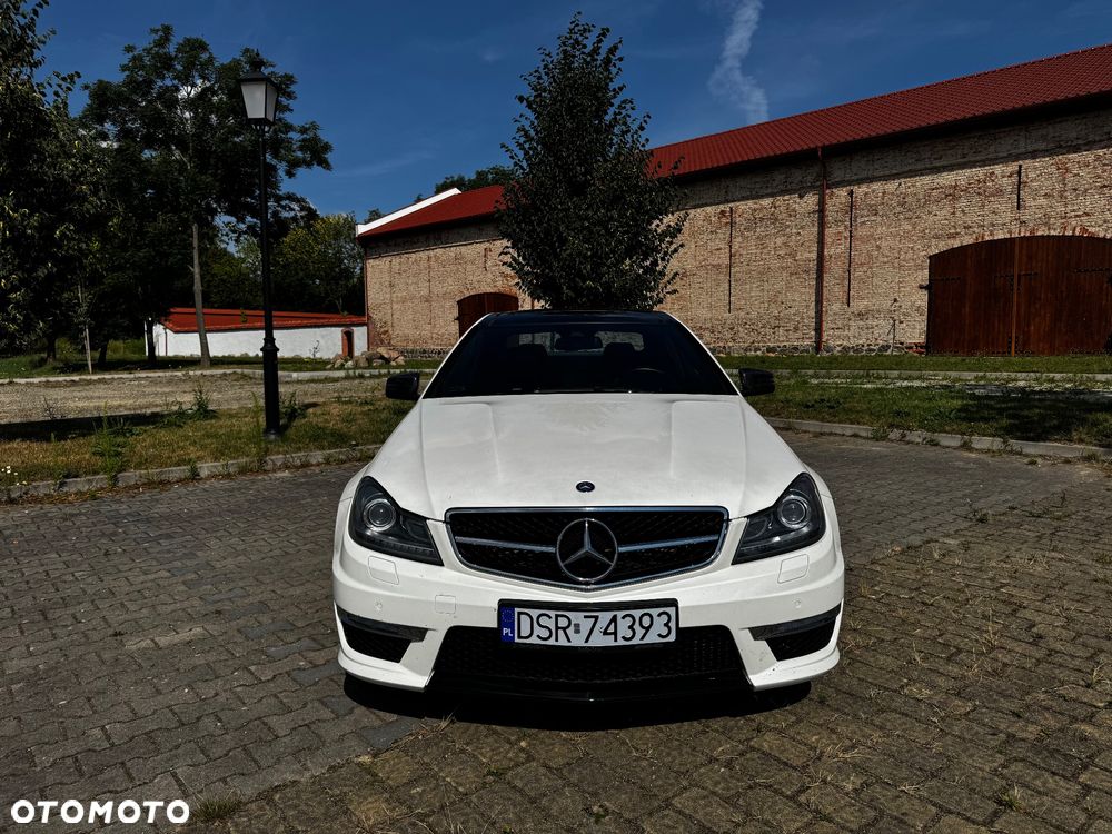 Mercedes-Benz Klasa C 63 AMG Coupe AMG SPEEDSHIFT MCT AMG Performance Package - 6