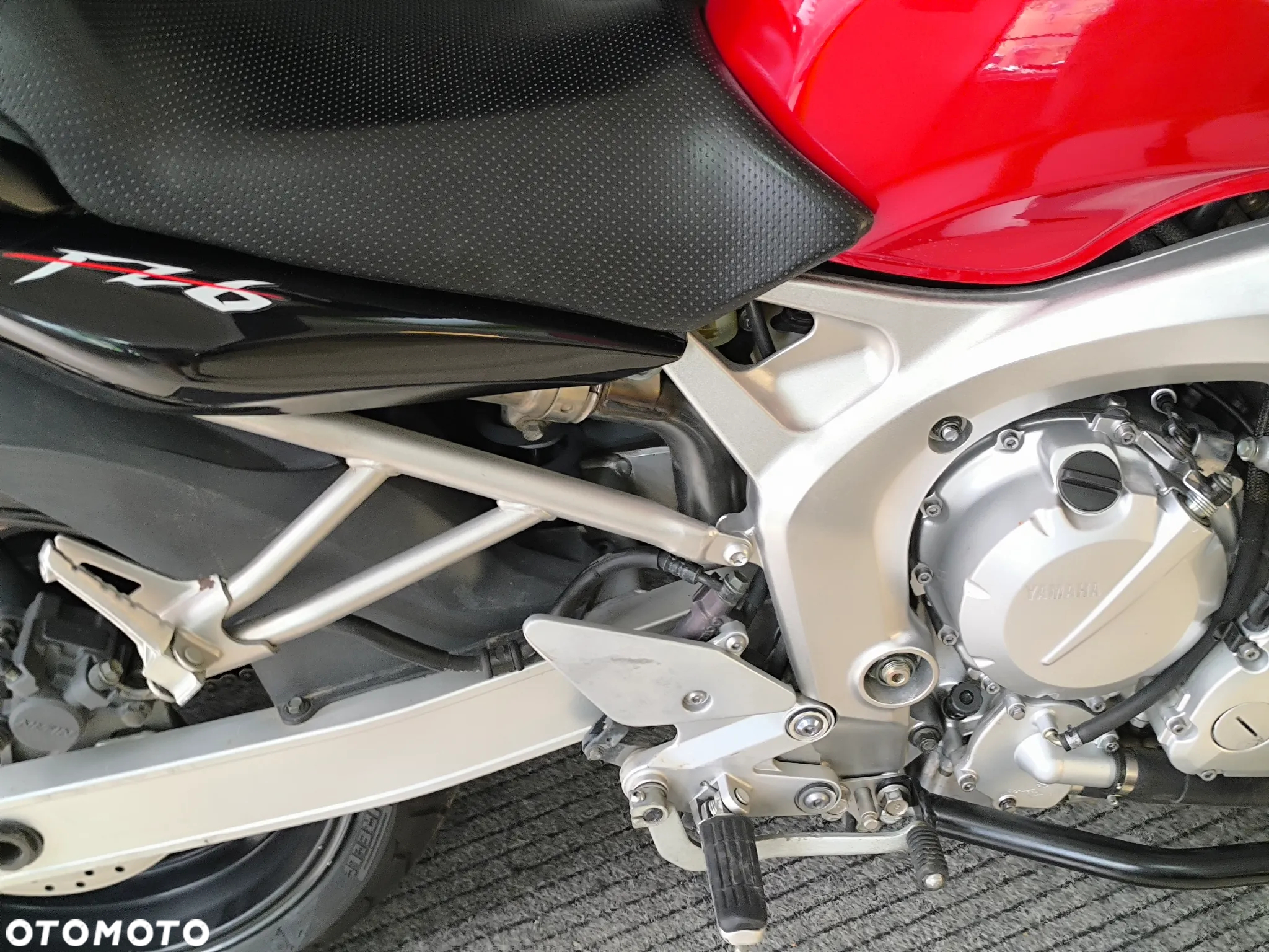 Yamaha FZ6 - 12