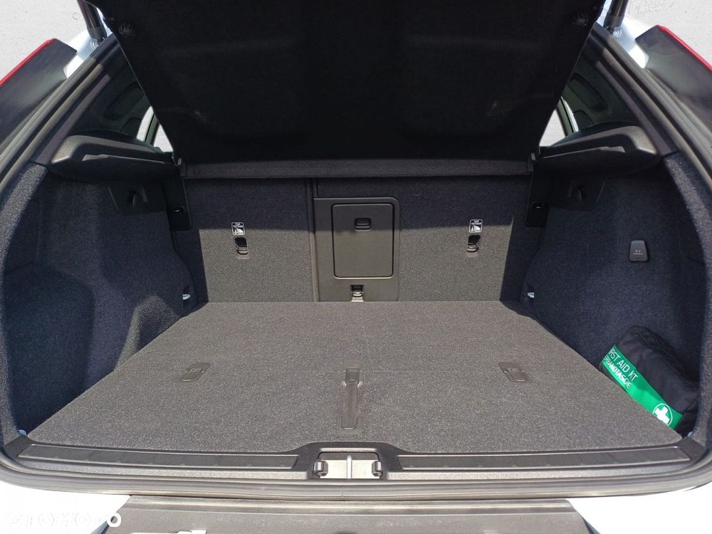 Volvo XC 40 - 18