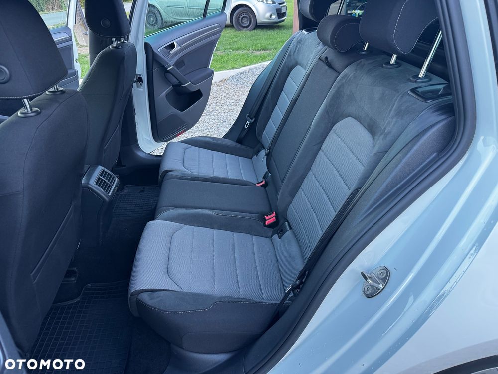 Volkswagen Golf - 20