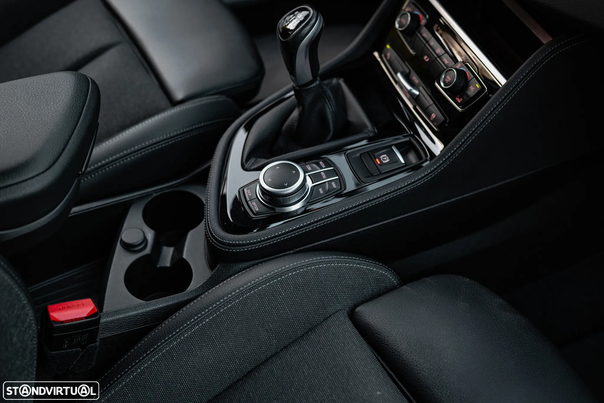 BMW 216 Active Tourer d Advantage - 25