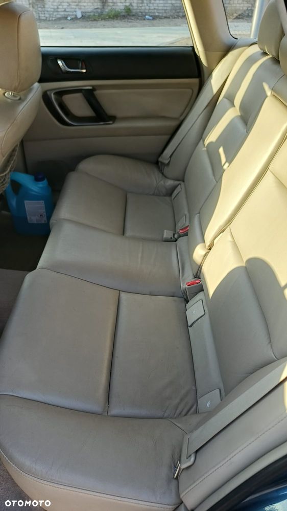 Subaru Outback 3.0 H6 - 5