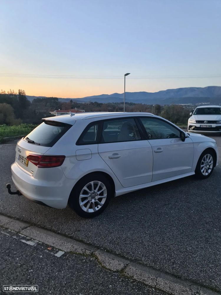 Audi A3 Sportback 1.6 TDI Attraction Ultra - 3