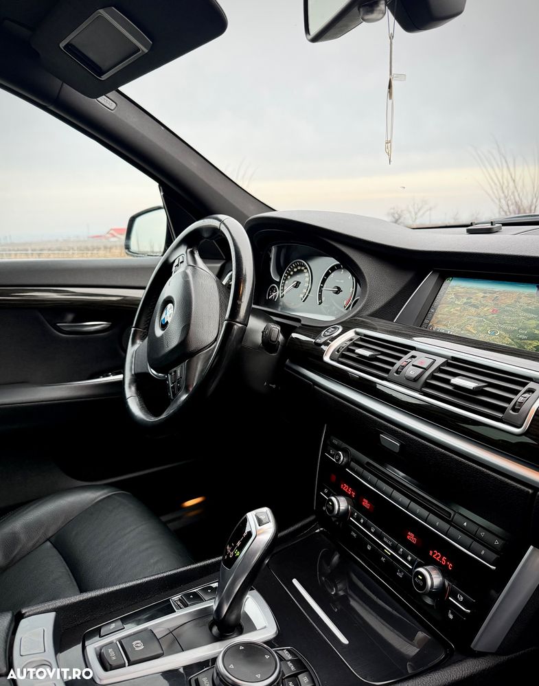 BMW Seria 5 520d Aut. Luxury Line - 7