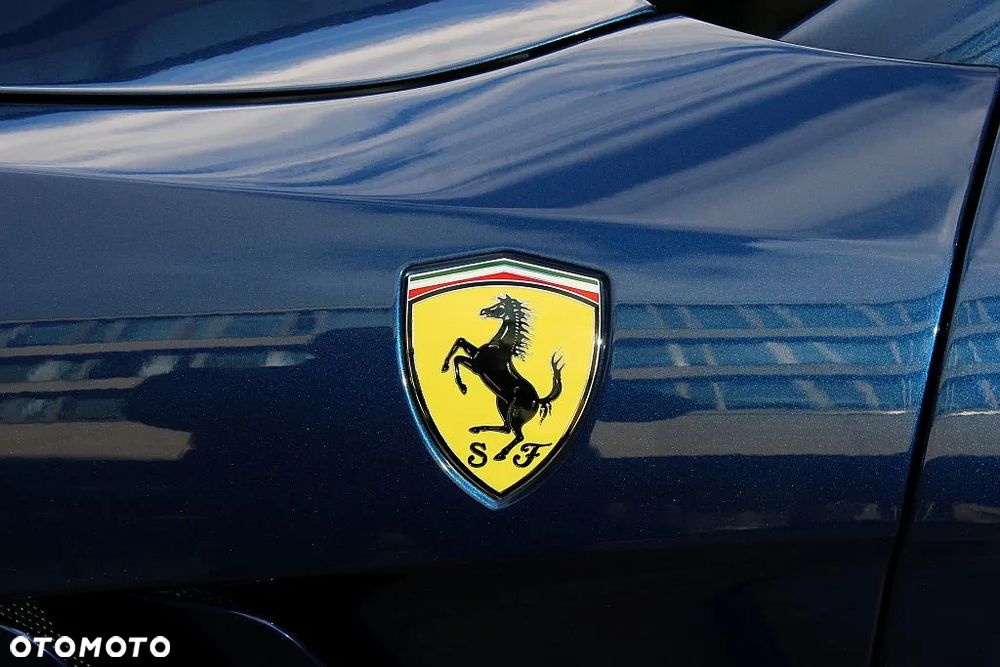 Ferrari GTC4Lusso - 7