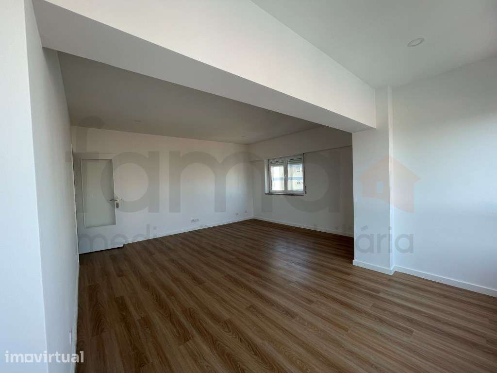 T1 com garagem box, Carnaxide - Grande imagem: 3/29