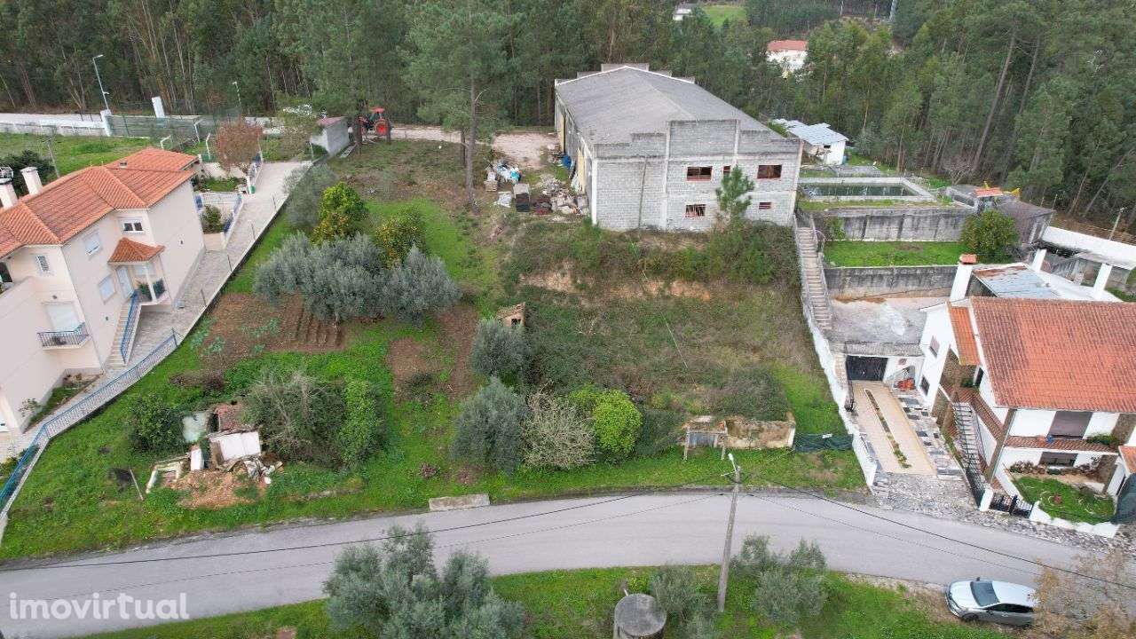 Moradia de 55m2 inserida num terreno de 450m2 - Grande imagem: 2/14