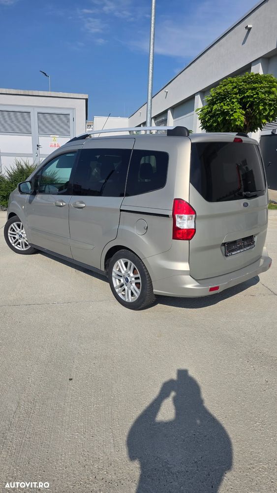 Ford Transit Connect - 4