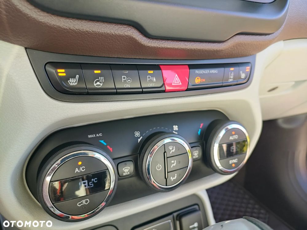 Jeep Renegade 1.4 MultiAir Longitude FWD S&S - 28