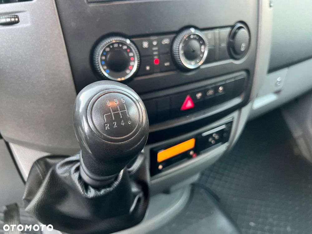 Mercedes-Benz Sprinter - 20