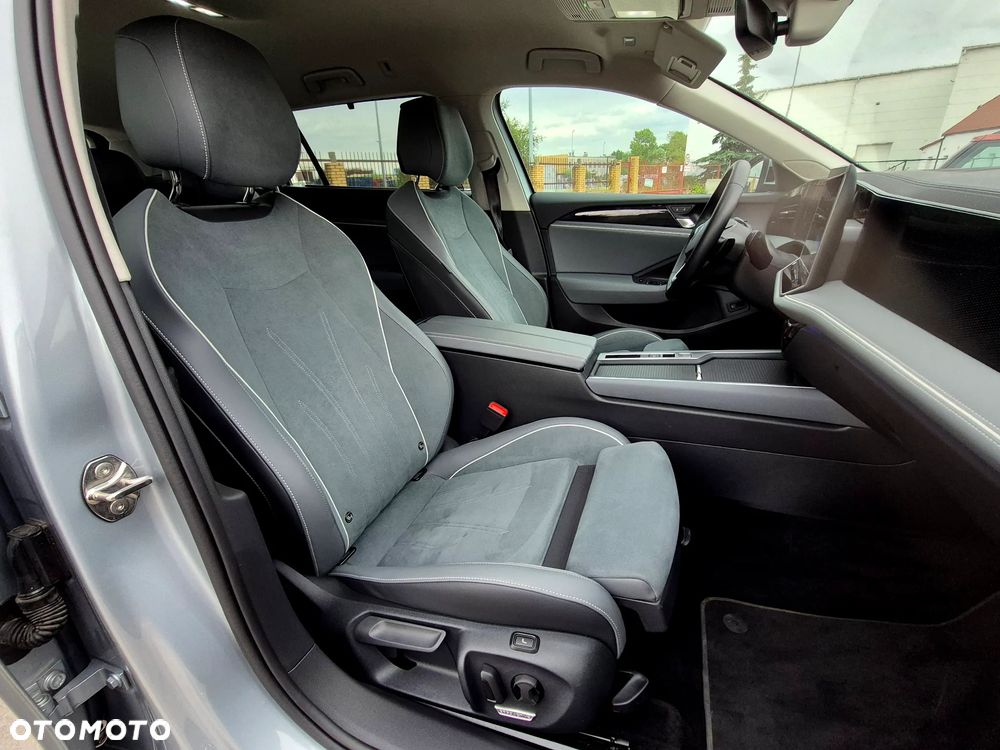 Volkswagen Passat 2.0 TDI SCR DSG Business - 13