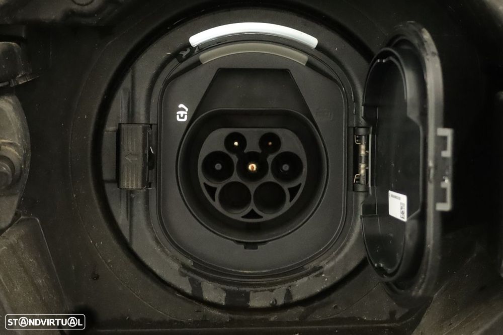 Mercedes-Benz B 250 e AMG Line - 27