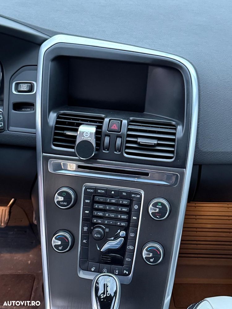 Volvo XC 60 D4 Geartronic Summum - 14