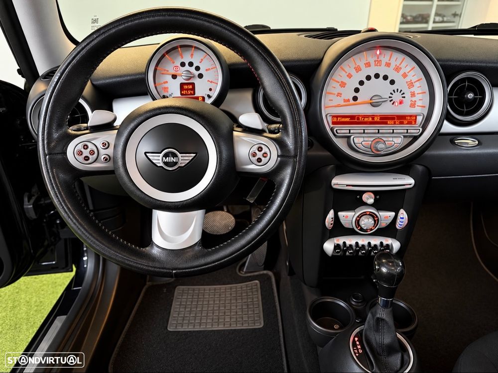 MINI 3 Portas Cooper D Auto - 15