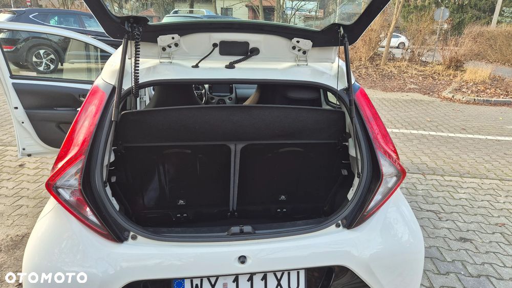 Toyota Aygo x-play - 17