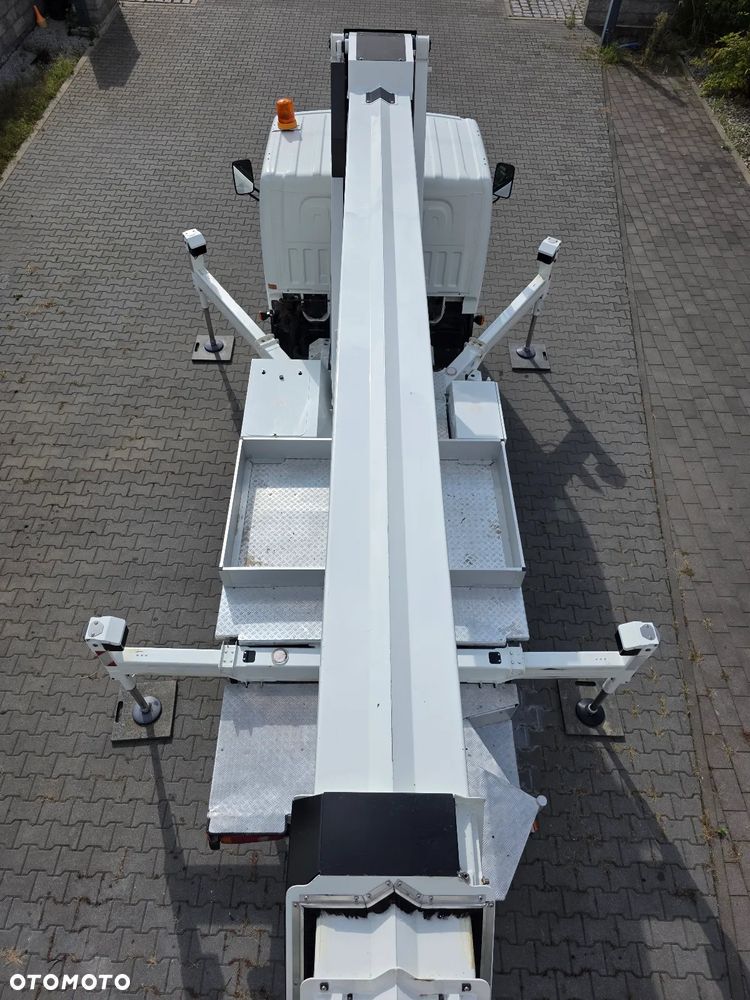 Nissan Ruthmann TB 270 - 6