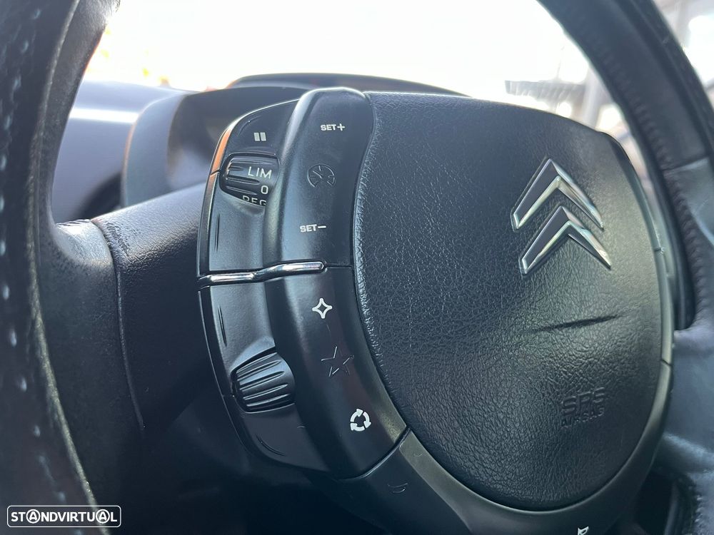 Citroën C4 1.6 HDi VTR - 17