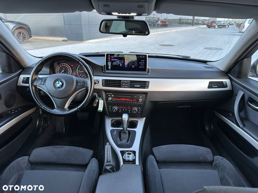 BMW Seria 3 320d DPF Edition Sport - 13