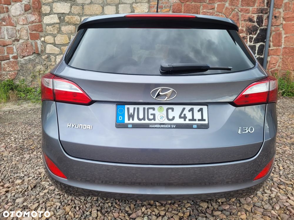 Hyundai i30 i30cw 1.6 Fifa World Cup Edition - 10