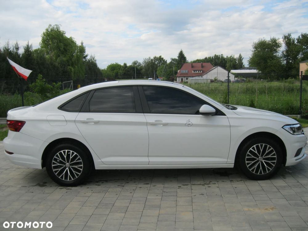 Volkswagen Jetta - 6
