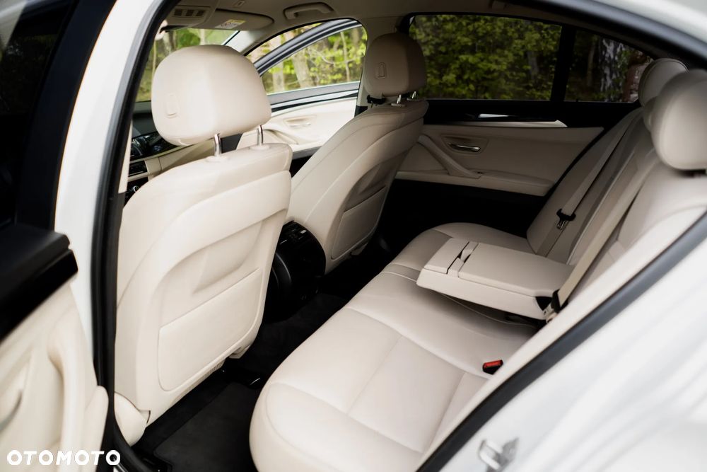 BMW Seria 5 520d xDrive Luxury Line - 23