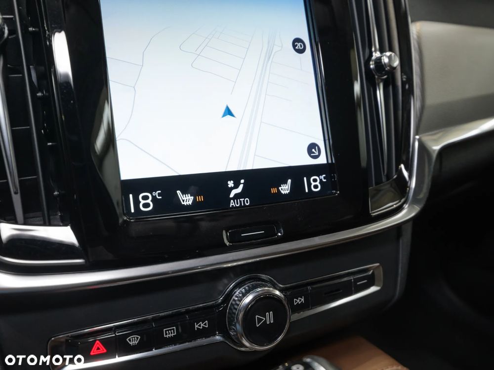 Volvo V90 Cross Country D4 AWD Pro - 28