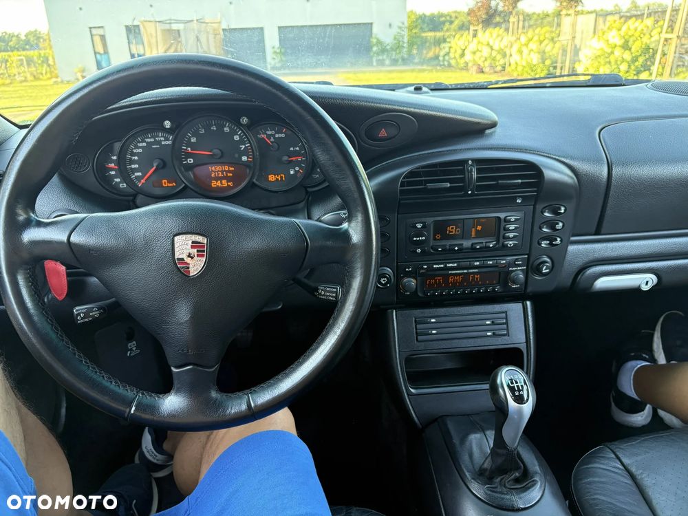 Porsche 911 Carrera 4 - 13