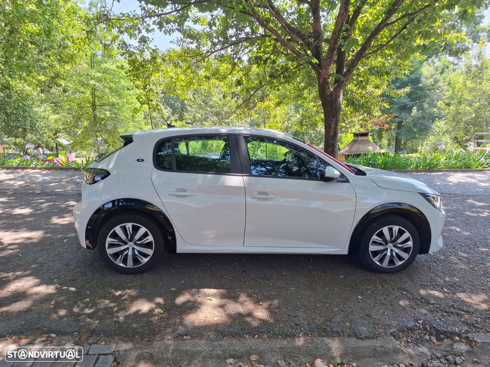 Peugeot e-208 - 10