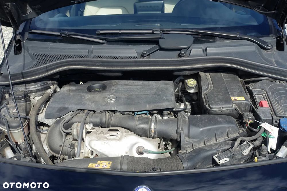 Mercedes-Benz Klasa B 180 7G-DCT Style - 31