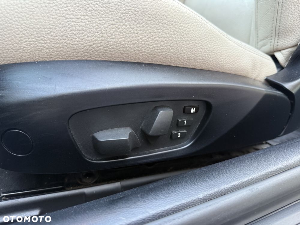 BMW Seria 3 320d - 19