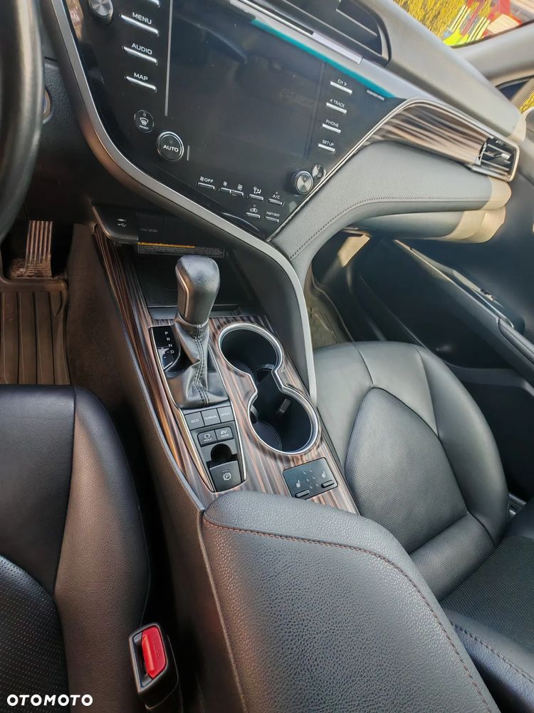 Toyota Camry 2.5 Hybrid Prestige CVT - 18