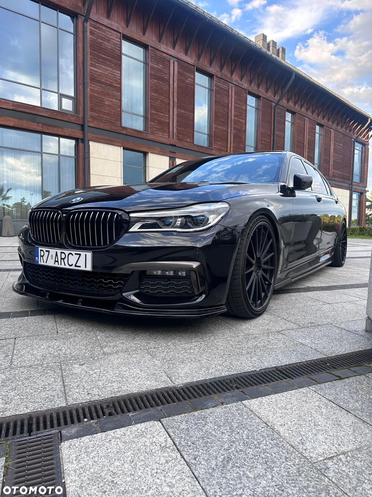 BMW Seria 7 740Li - 1