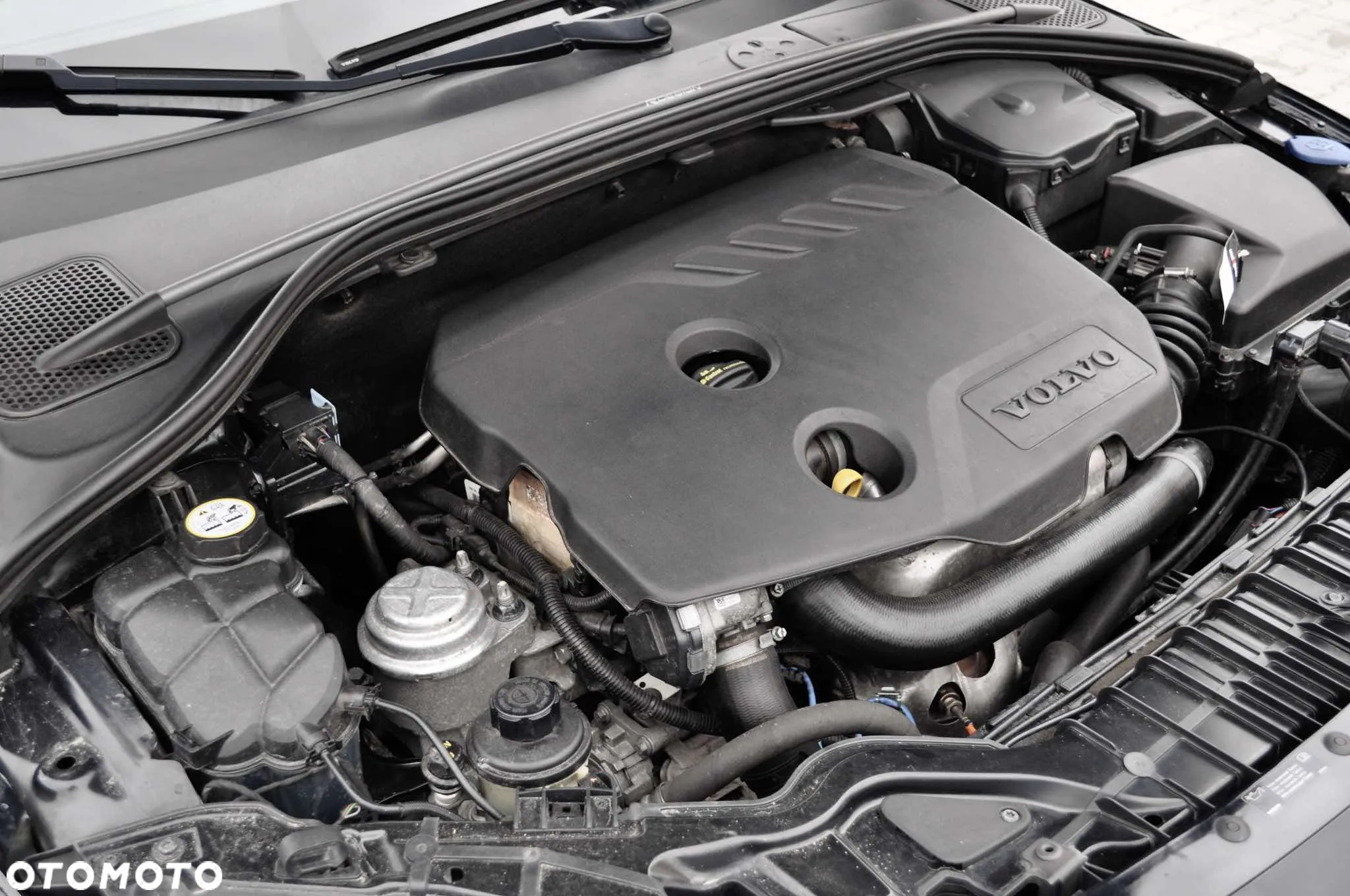 Volvo S60 D2 R-Design - 13